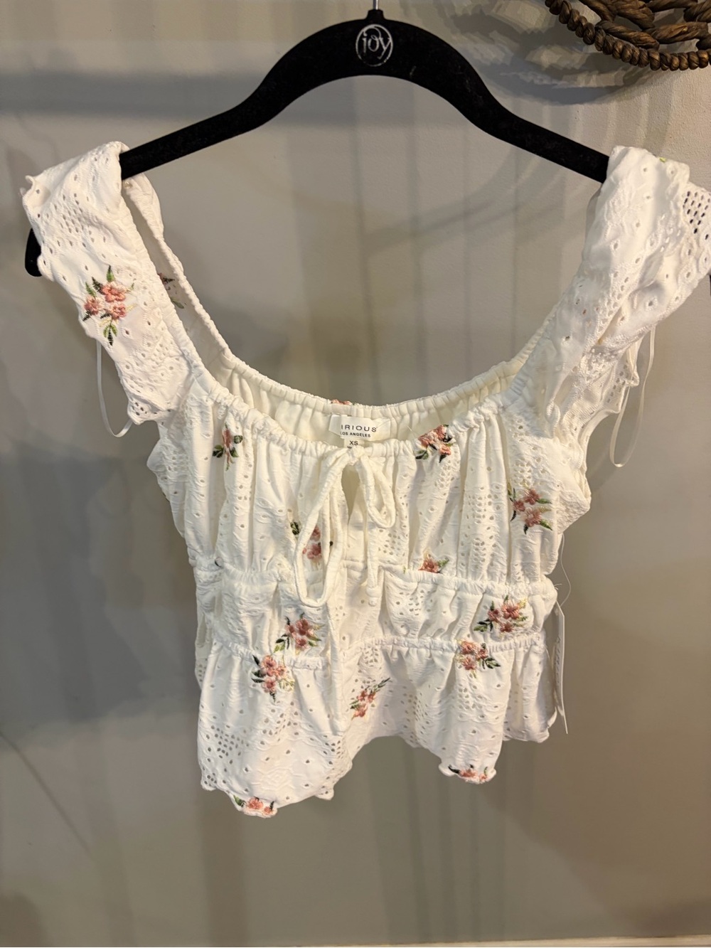 NWT ✨ Kirious White Floral Eyelet Peasant Top- XS